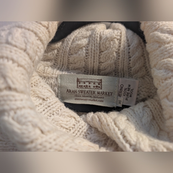 Vintage Irish Aran Woollen Mills One-Button Draped Collar Merino Sweater – XS - Picture 4 of 7